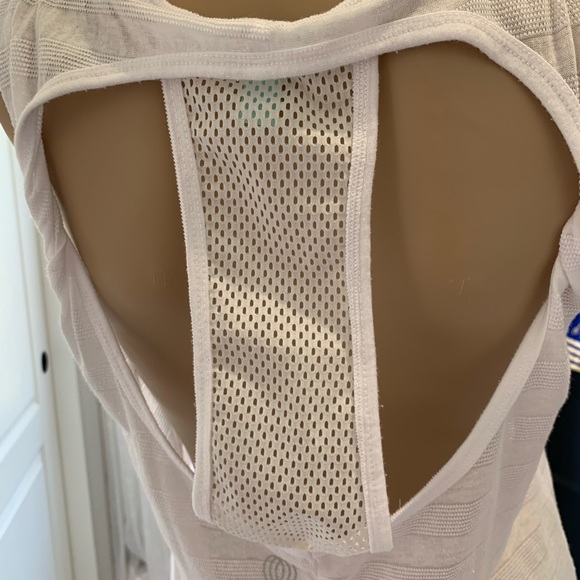 Cover-up - Picture 5 of 7